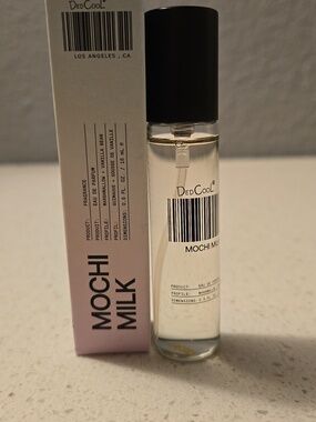 DedCool Mochi Milk Mini TRAVEL SPRAY